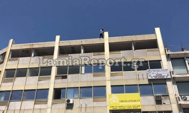 Νέο αιματοκύλισμα στο Αφγανιστάν: Τουλάχιστον 16 νεκροί από έκρηξη παγιδευμένου λεωφορείου (εικόνες)